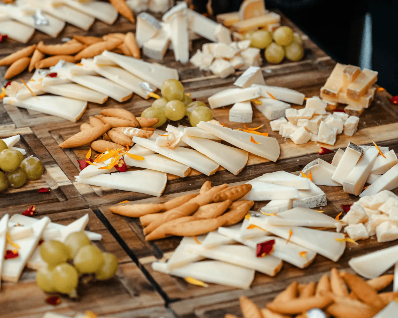 Fotografía gastronómica de tabla de quesos